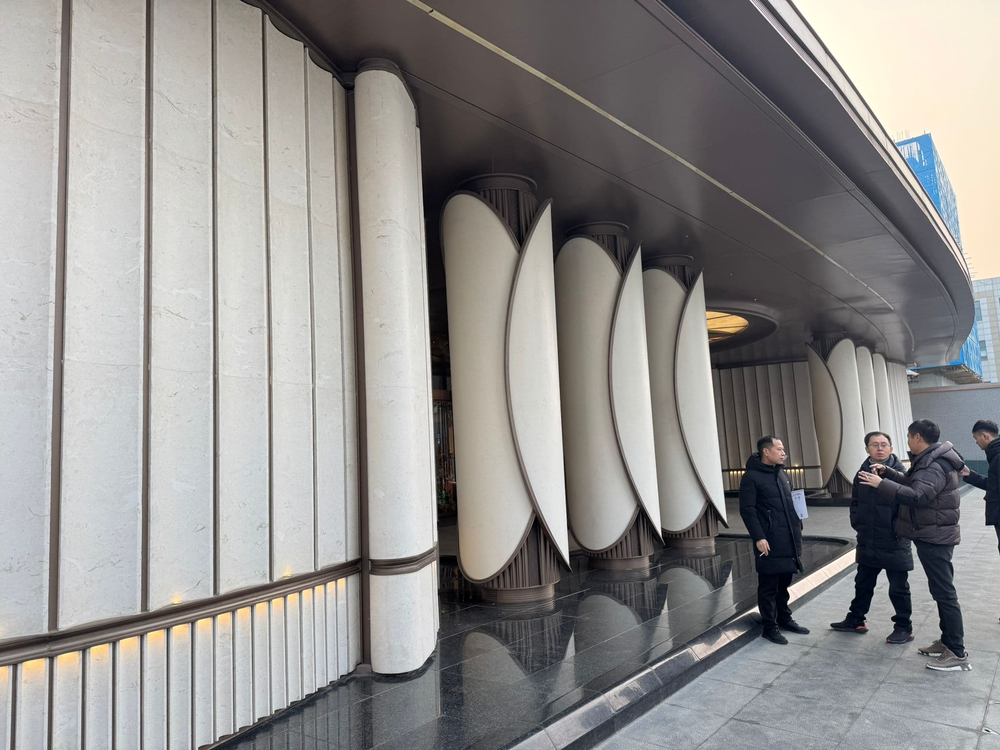 Shell Beige Mall Cladding - 2